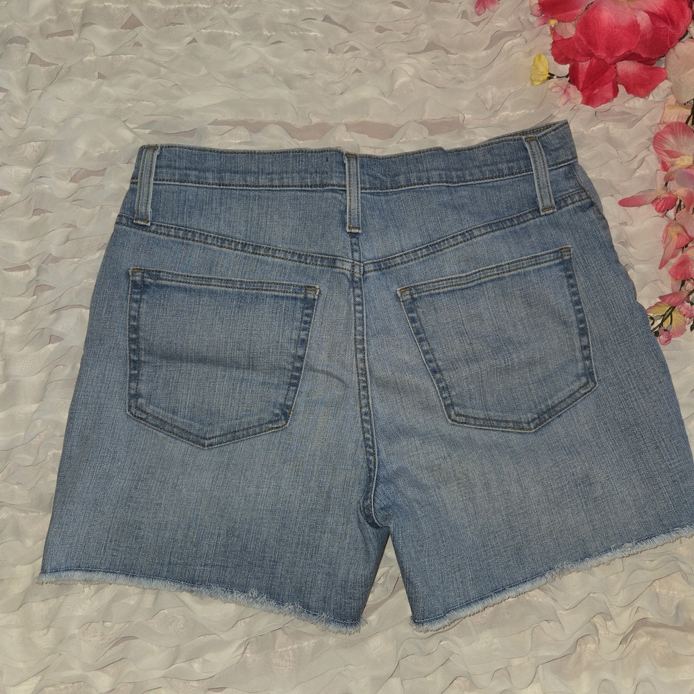 J. Crew Blue Denim Jeans with Classic Stitching and Durable Construction - Picture 2 of 4